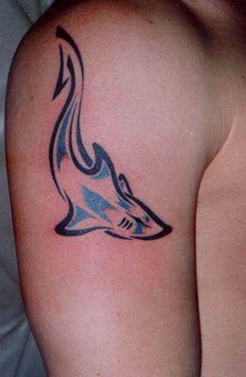 татуировка акулы